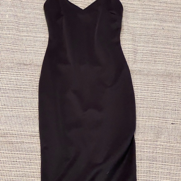 Beautiful black dress - Picture 4 of 4